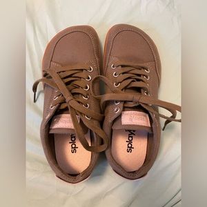 Splay barefoot Sneaker